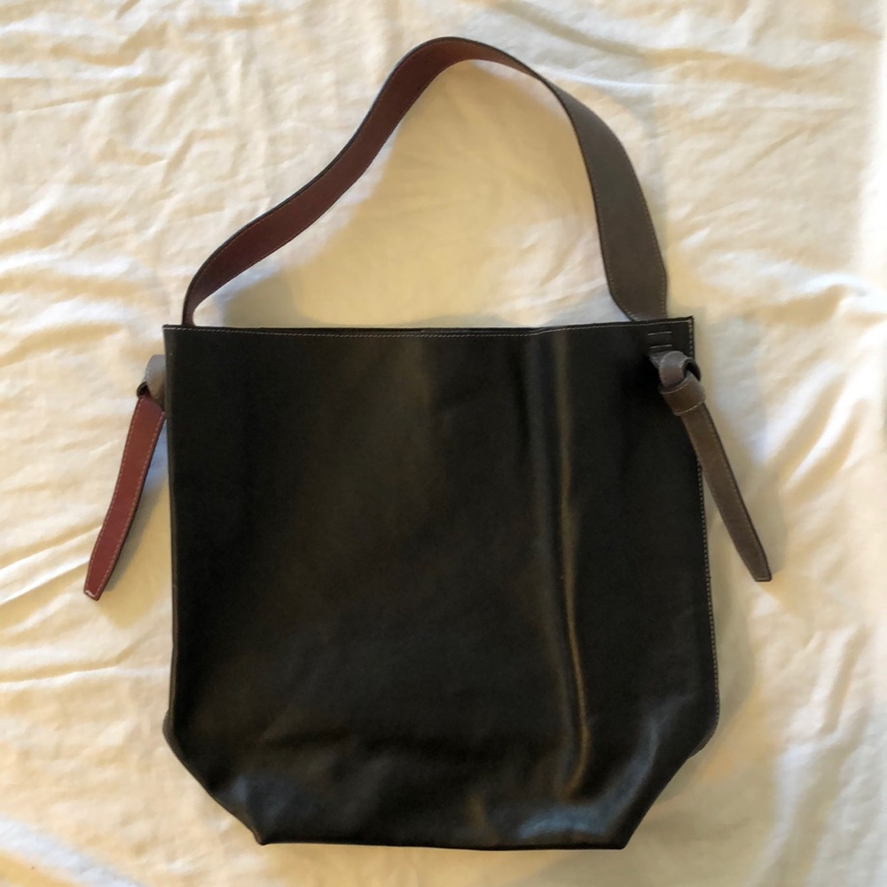Leather tote bag